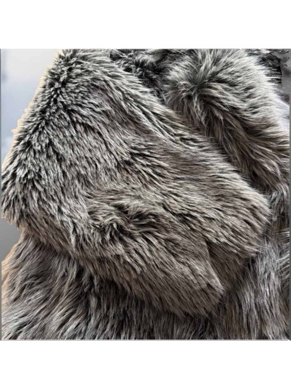 Ashley Graham Size 4X Women’s Plus Shaggy Gray Faux Fur Midweight Cropped Coat - Picture 7 of 11
